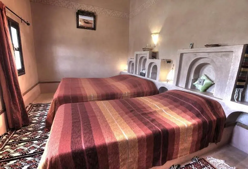 庭の見えるスタンダードトリプルルーム, Riad Tamdakhte