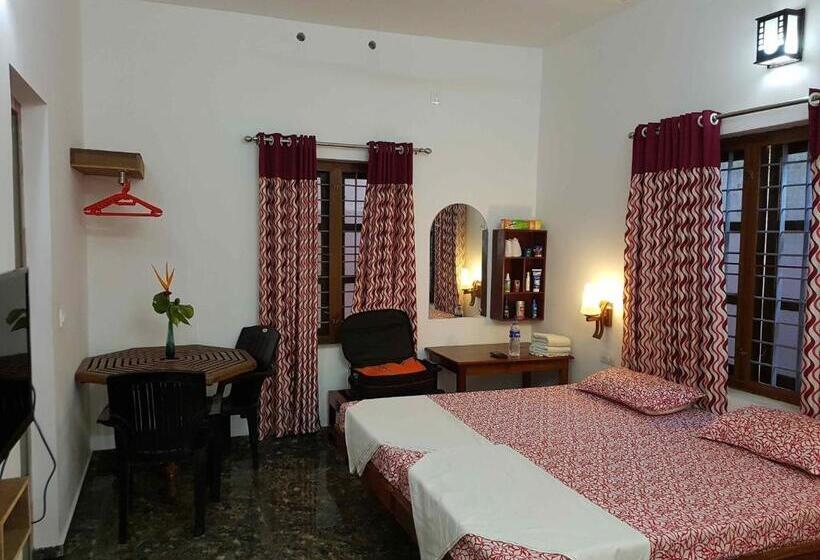 غرفة كومفورت ثلاثية, Southcanal Holidays