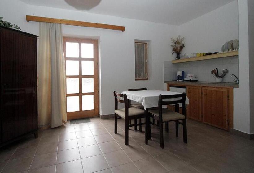 Апартаменты 1 Спальня с Террасой, Vöröskő Apartmanház