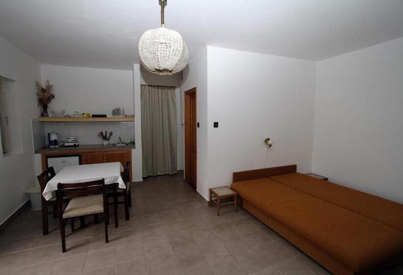 テラス付き１ベッドルームアパートメント, Vöröskő Apartmanház