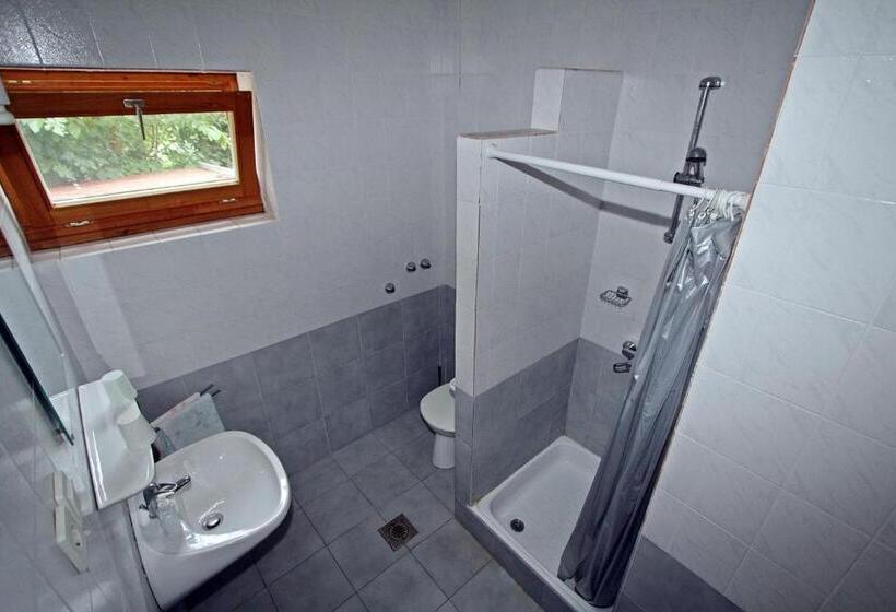 １階の１ベッドルームアパートメント, Vöröskő Apartmanház