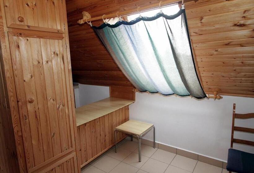 1 Bedroom Apartment Lake View, Vöröskő Apartmanház