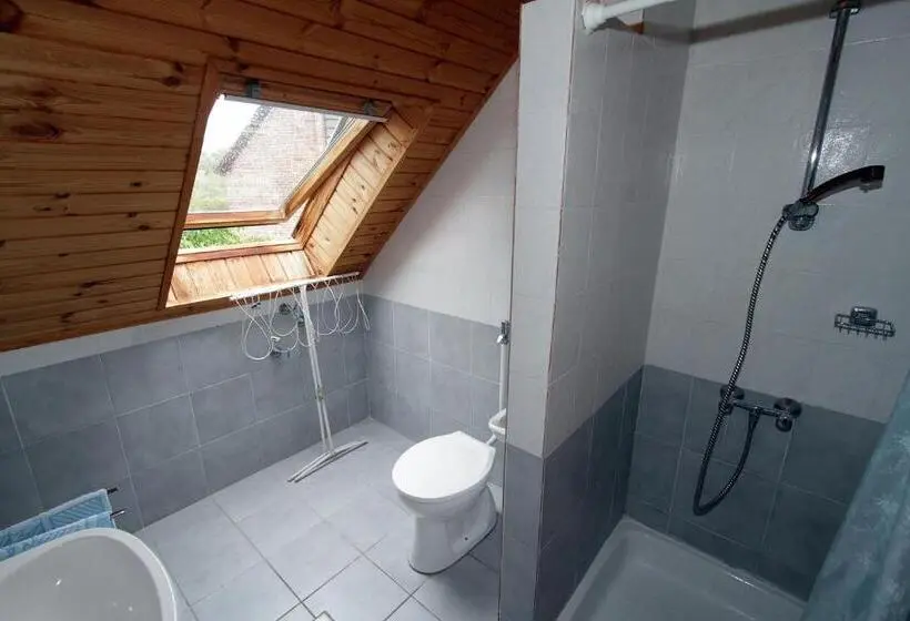1 Bedroom Apartment Lake View, Vöröskő Apartmanház