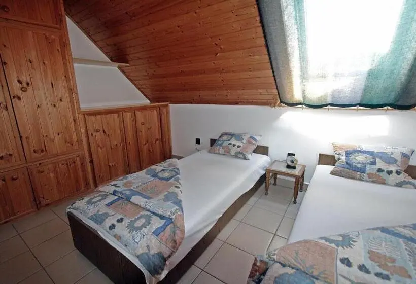 景色の見える一ベッドルームアパートメント, Vöröskő Apartmanház