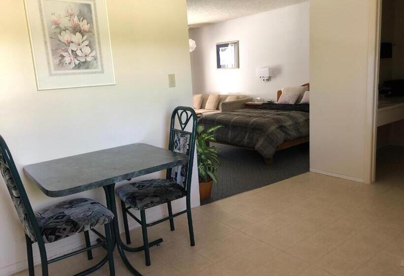 デラックススタジオ, Chase Country Inn