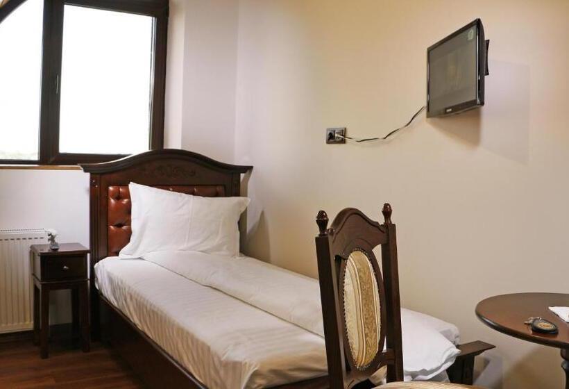 غرفة قياسية, Hanu Lui Gica Spa