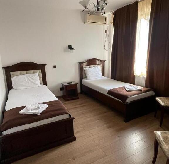 شقة غرفة واحدة, Hanu Lui Gica Spa