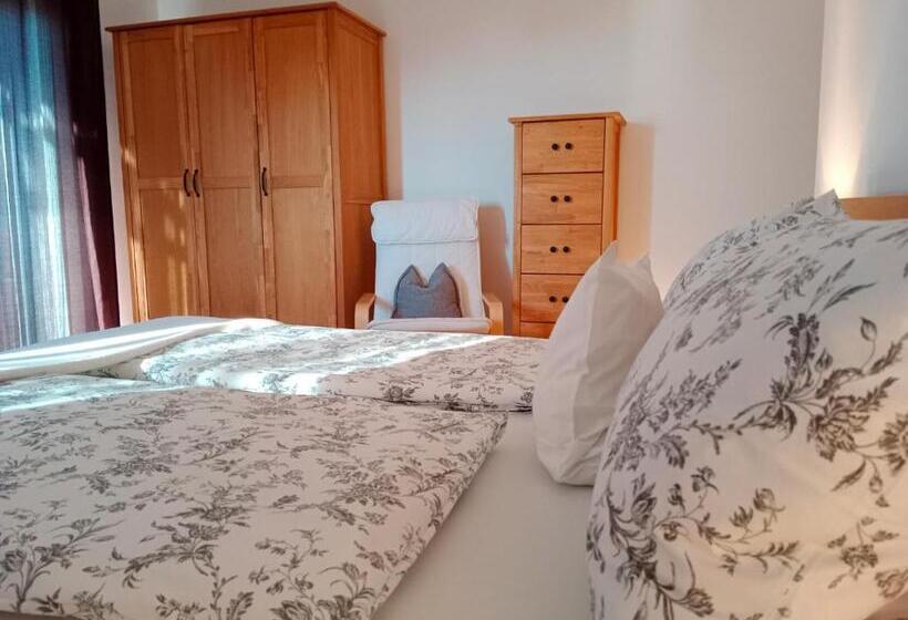 منزل 3 غرف نوم, Bergbauernhof Stauder   Hirschbergalpakas