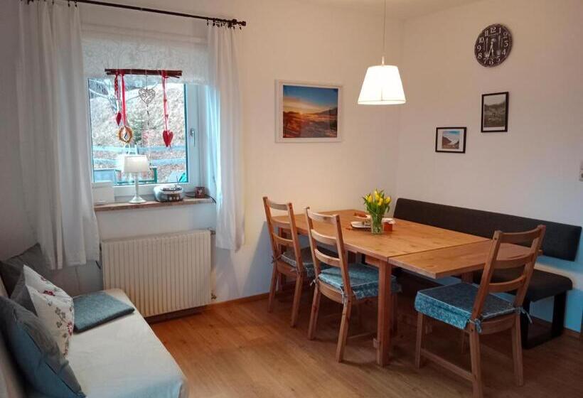 منزل 3 غرف نوم, Bergbauernhof Stauder   Hirschbergalpakas