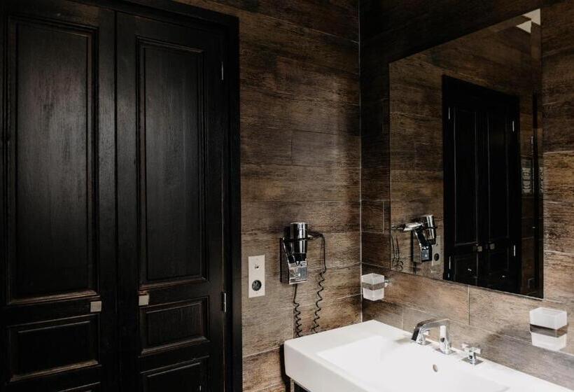 Comfort room with terrace, La Maison De Lucie