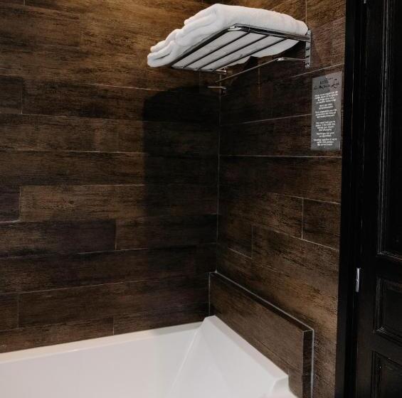 Comfort room with terrace, La Maison De Lucie