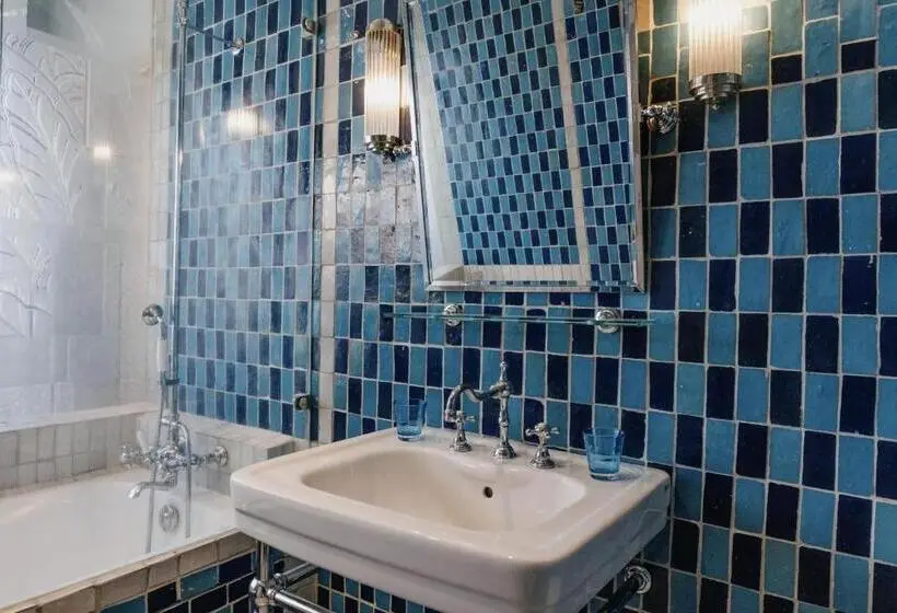 Chambre Supérieure, La Maison De Lucie