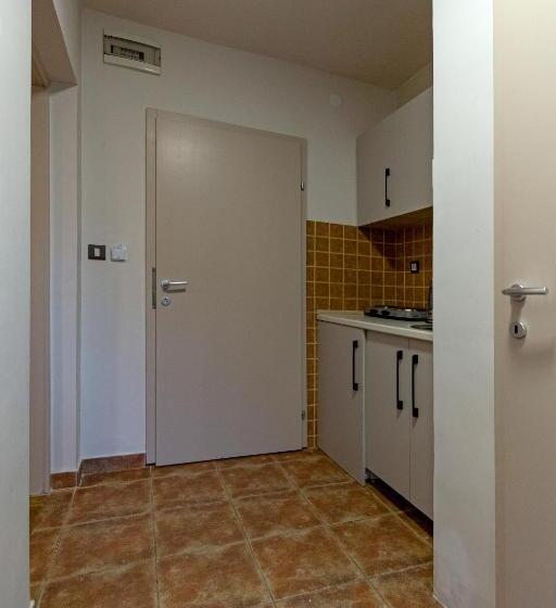 Studio Standard avec Terrasse, Bitrak Guest House