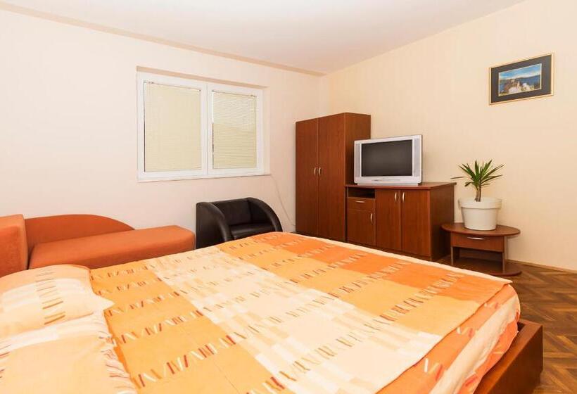 Appartement 1 Chambre Vue Jardin, Bitrak Guest House