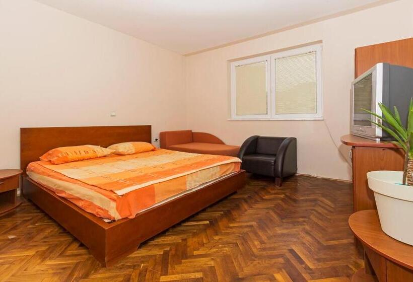 Appartement 1 Chambre Vue Jardin, Bitrak Guest House