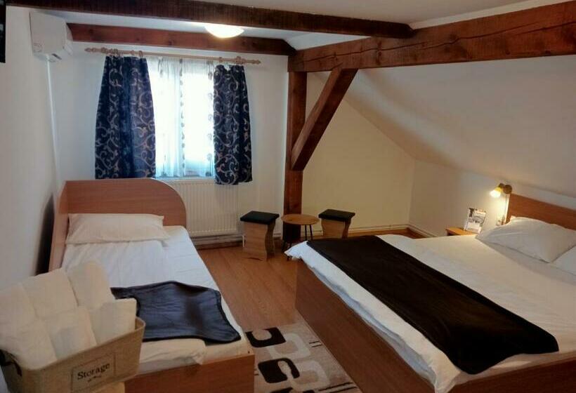 חדר סטנדרט לשלושה, Casa Raisa & Maria