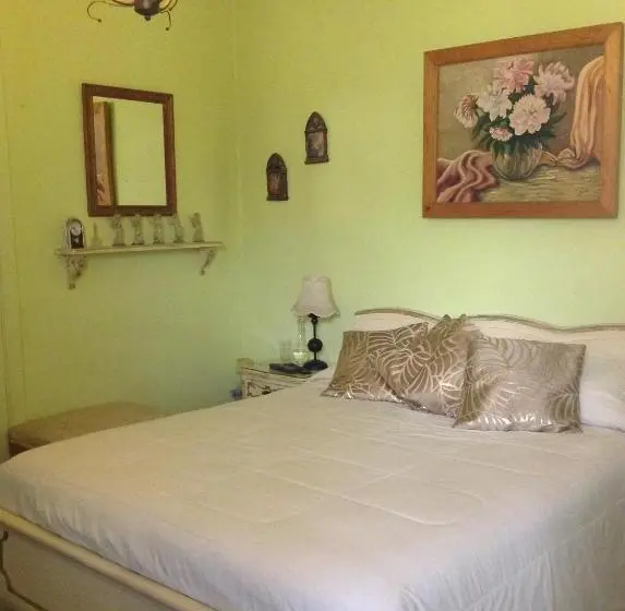 スイート, Hostal Renoir