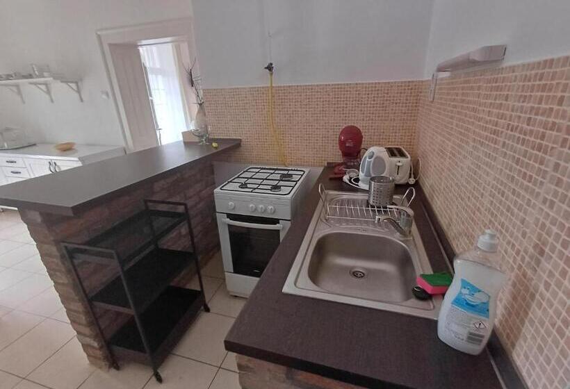 2ベッドルームアパートメント, Tornácos Vendégház