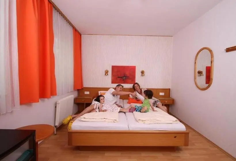 スタンダードルーム, Pension Strohmer