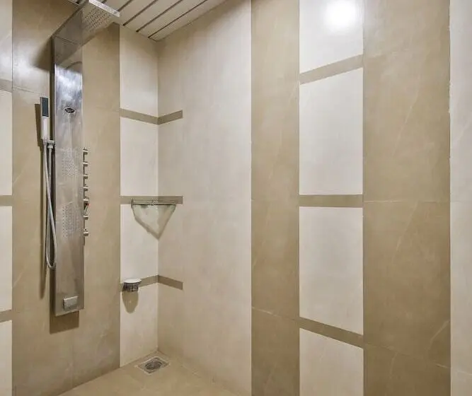 سوئیت پرزیدنت, Radhe Upavan Resort