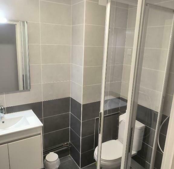 스탠다드 룸, A L'Orée De La Forêt