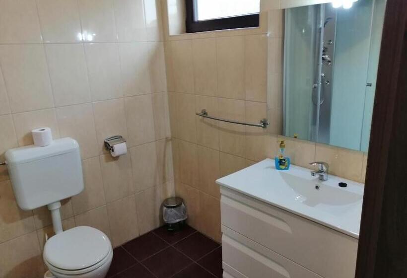 스탠다드 스튜디오, Csipkeház Apartman
