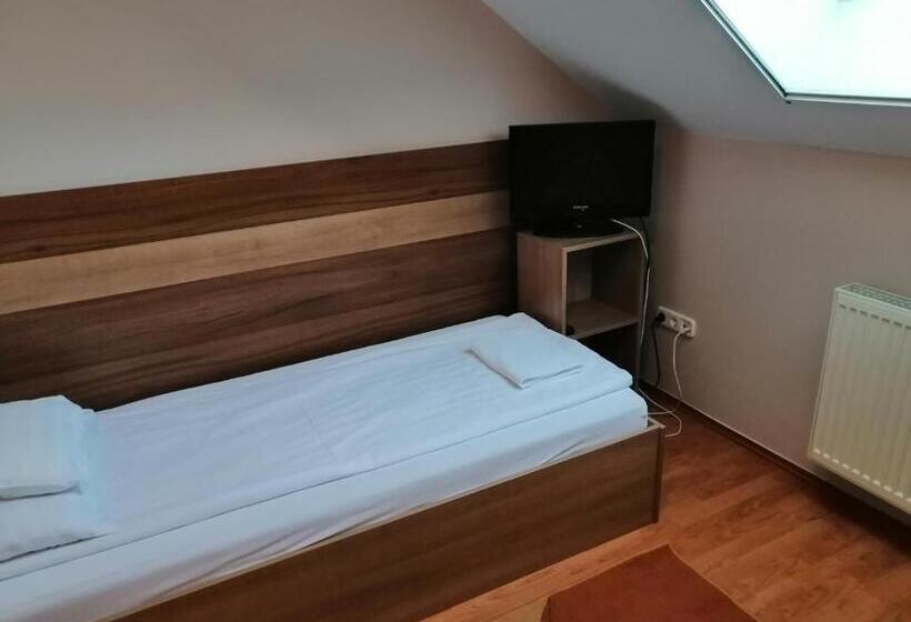Семейный Номер, Csipkeház Apartman