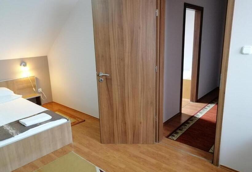 Семейный Номер, Csipkeház Apartman