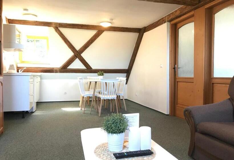 2 Bedrooms Apartment Mountain View, Dvůr Stráň