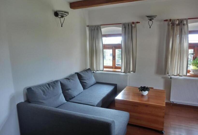 2 Bedrooms Apartment Mountain View, Dvůr Stráň