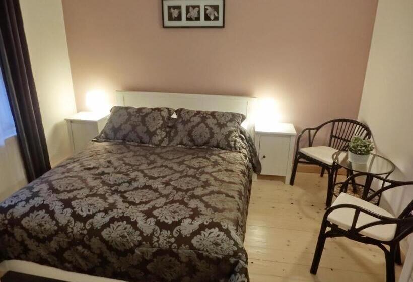 스탠다드 룸, Dvůr Stráň