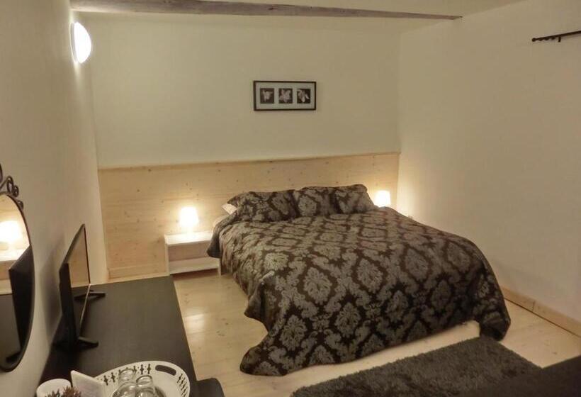 스탠다드 룸, Dvůr Stráň