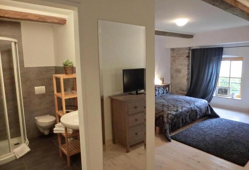 스탠다드 룸, Dvůr Stráň