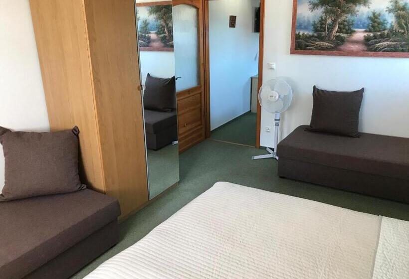 침실 1개 아파트, Dvůr Stráň