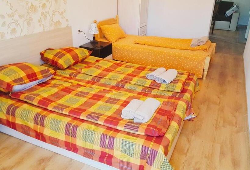 带1个卧室的带阳台的公寓, Guest House Bogat Beden