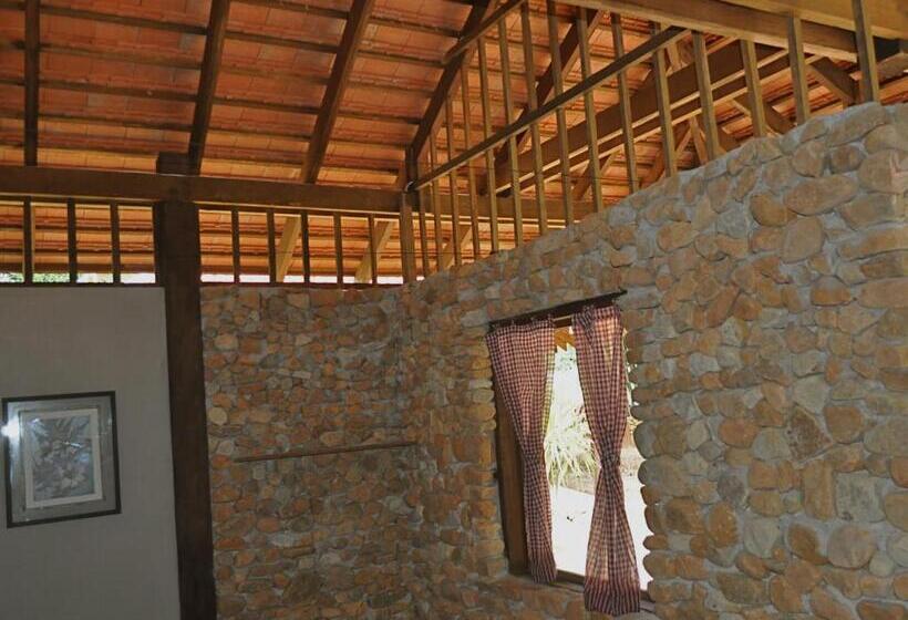 بنجلو قياسى, Khmer Hands