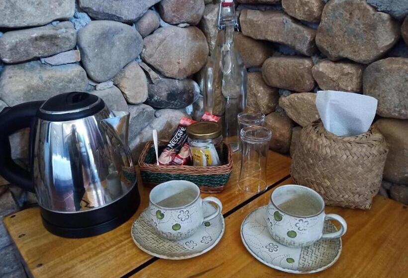 بنجلو سوبيريور, Khmer Hands