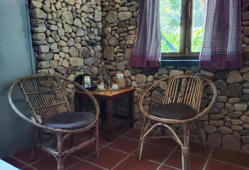 بنجلو سوبيريور, Khmer Hands