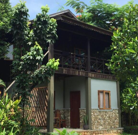 غرفة قياسية, Khmer Hands