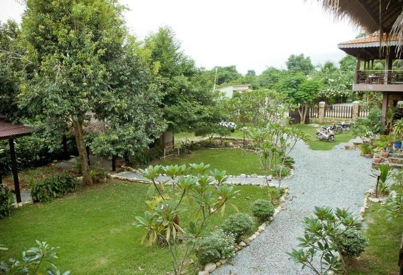 غرفة قياسية سرير كينج, Khmer Hands