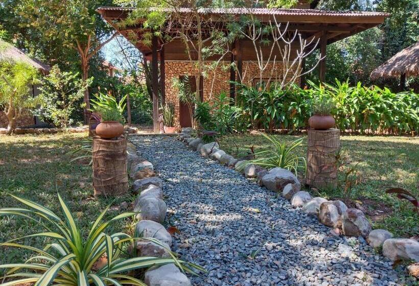 بنجلو سوبيريور, Khmer Hands