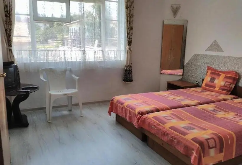 اتاق استاندارد با سرویس بهداشتی مشترک, Prima Guest House 2