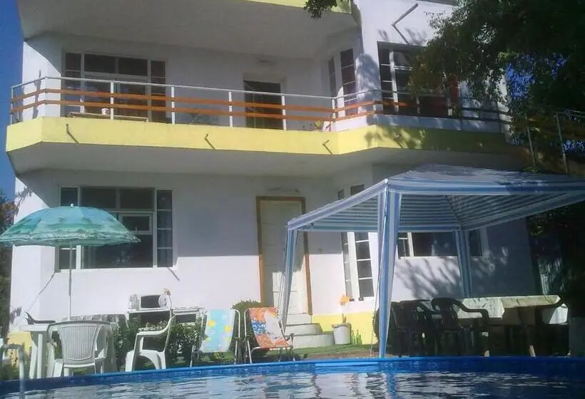 اتاق راحتی, Prima Guest House 2