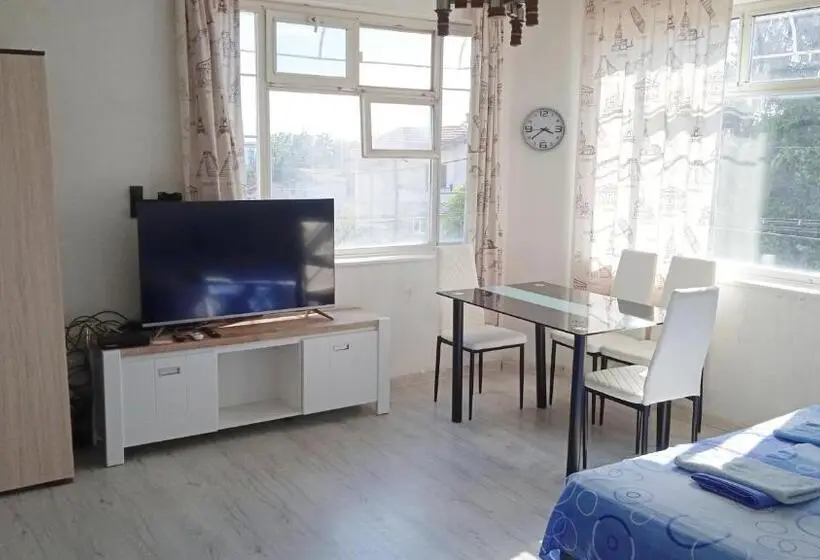 اتاق راحتی, Prima Guest House 2
