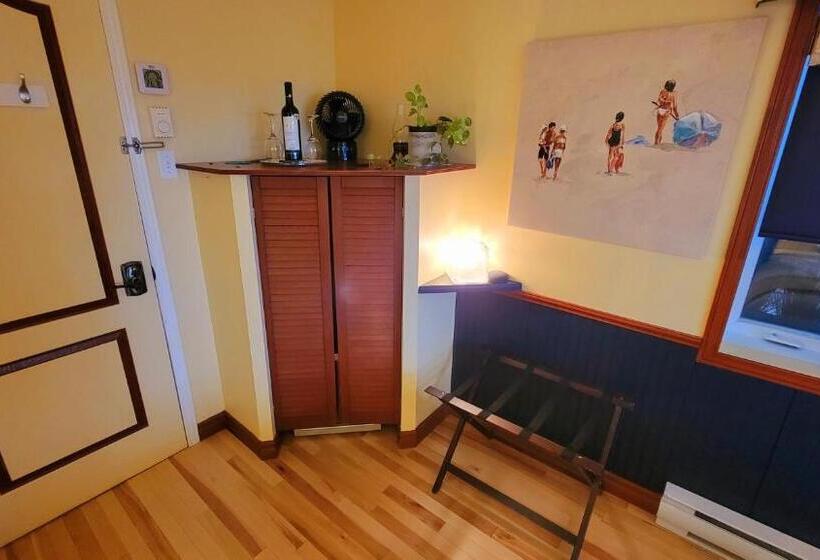 اتاق استاندارد با چشمانداز دریا, Kokomo Inn Bed And Breakfast Ottawa Gatineau S Only Tropical Riverfront B&b On The National Capital