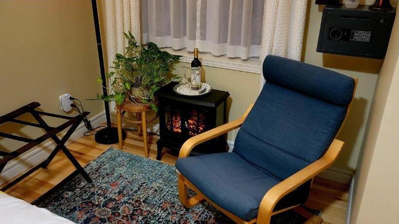 اتاق استاندارد با چشمانداز باغ, Kokomo Inn Bed And Breakfast Ottawa Gatineau S Only Tropical Riverfront B&b On The National Capital