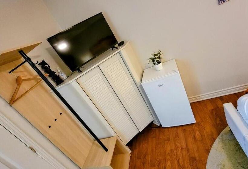 استودیوی لوکس, Kokomo Inn Bed And Breakfast Ottawa Gatineau S Only Tropical Riverfront B&b On The National Capital