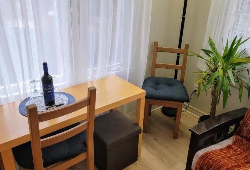 سوییت با چشمانداز دریا, Kokomo Inn Bed And Breakfast Ottawa Gatineau S Only Tropical Riverfront B&b On The National Capital