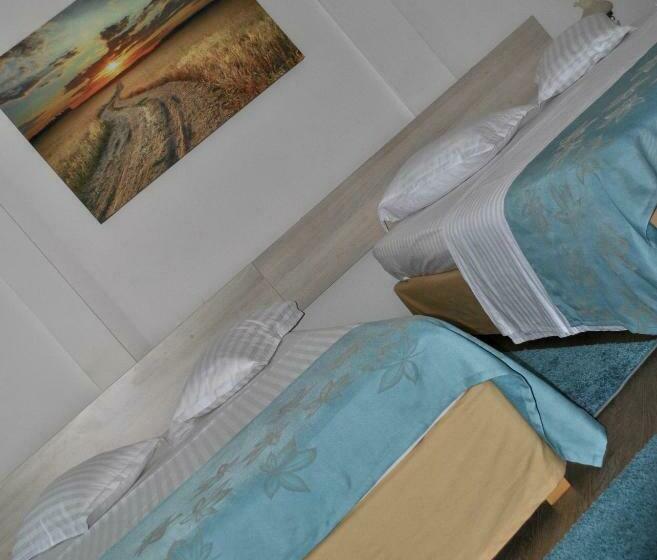 家庭间, Delta Marina