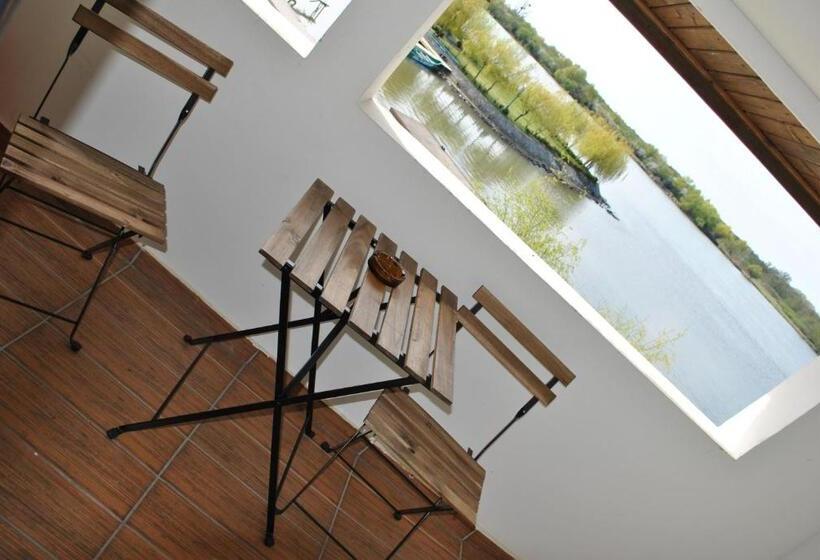 家庭间, Delta Marina